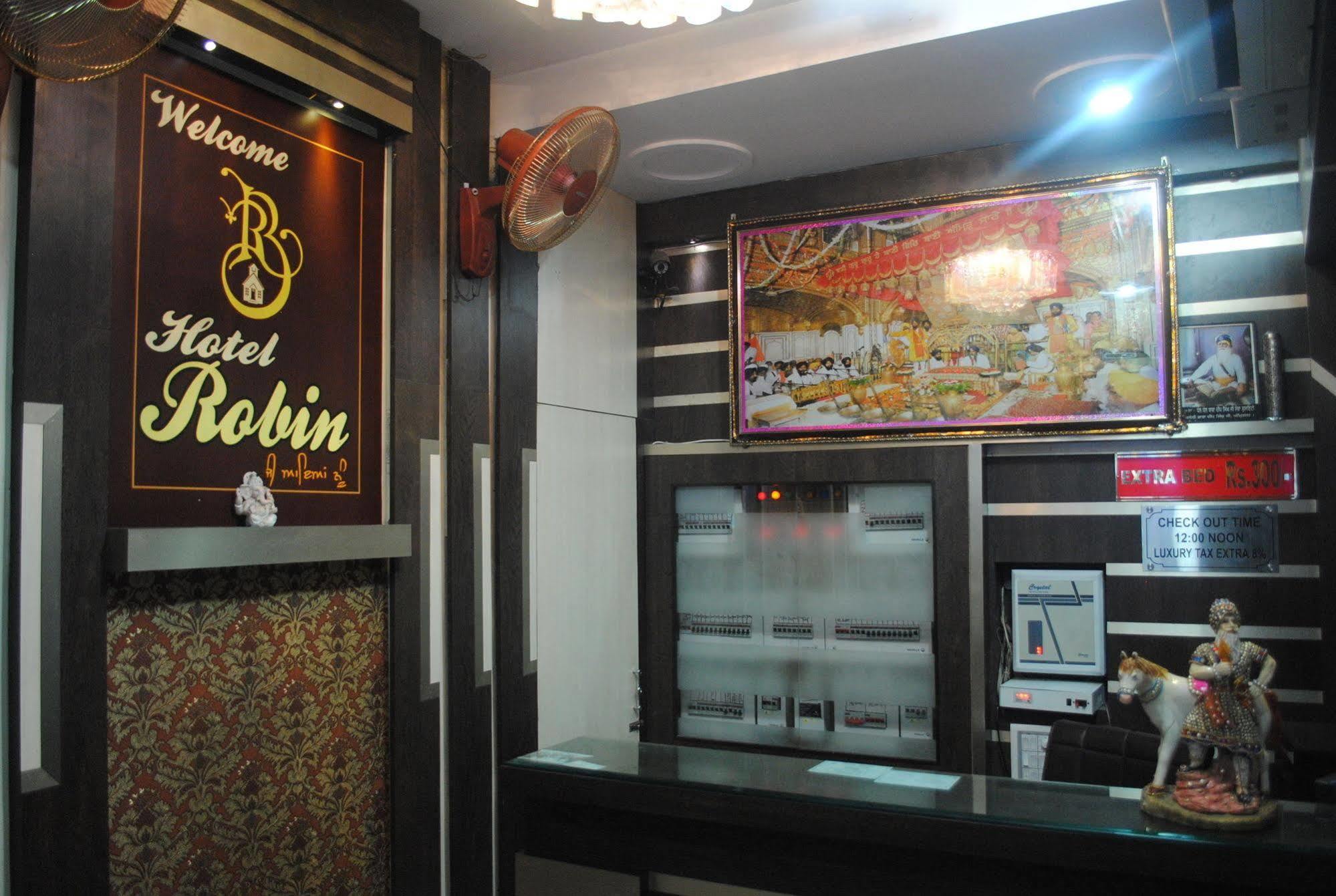 Hotel Robin Amritsar Exterior photo